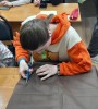 Наши дружные ребята начали активно плести маскировочные сети для бойцов СВО! 0