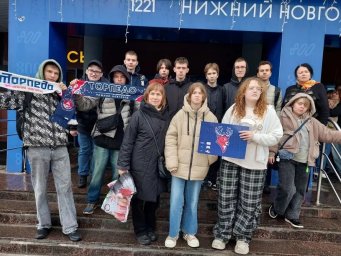 Наши студенты на хоккейном матче